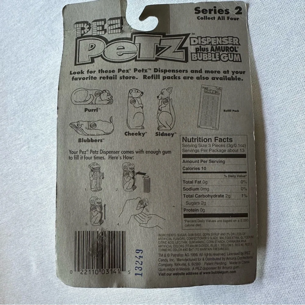 1998 PEZ Petz Blubbers The Whale Dispenser Amural Bubble Gum Collectible Toy